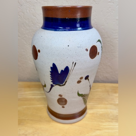 Tonala Mexican Pottery Vase Hand Painted Quail Butterfly Signed Mateos 8.75” - Picture 9 of 16